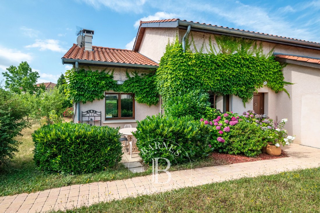 Haus in La Tour-de-Salvagny, Auvergne-Rhone-Alpen, Frankreich 1 - 17345307