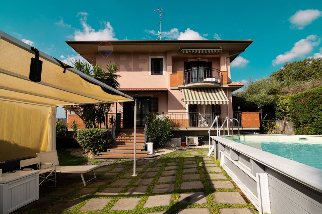 Villa in Aci Sant'Antonio, Sicily, Italy 1 - 19076278