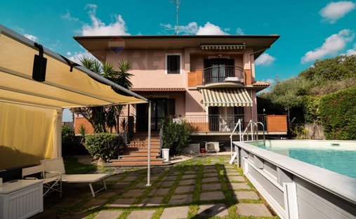 Villa à Aci Sant'Antonio, Sicile, Italie 1