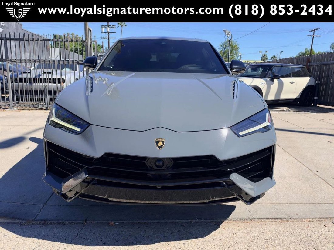 Suv in Van Nuys, CA, United States 2 - 19084114