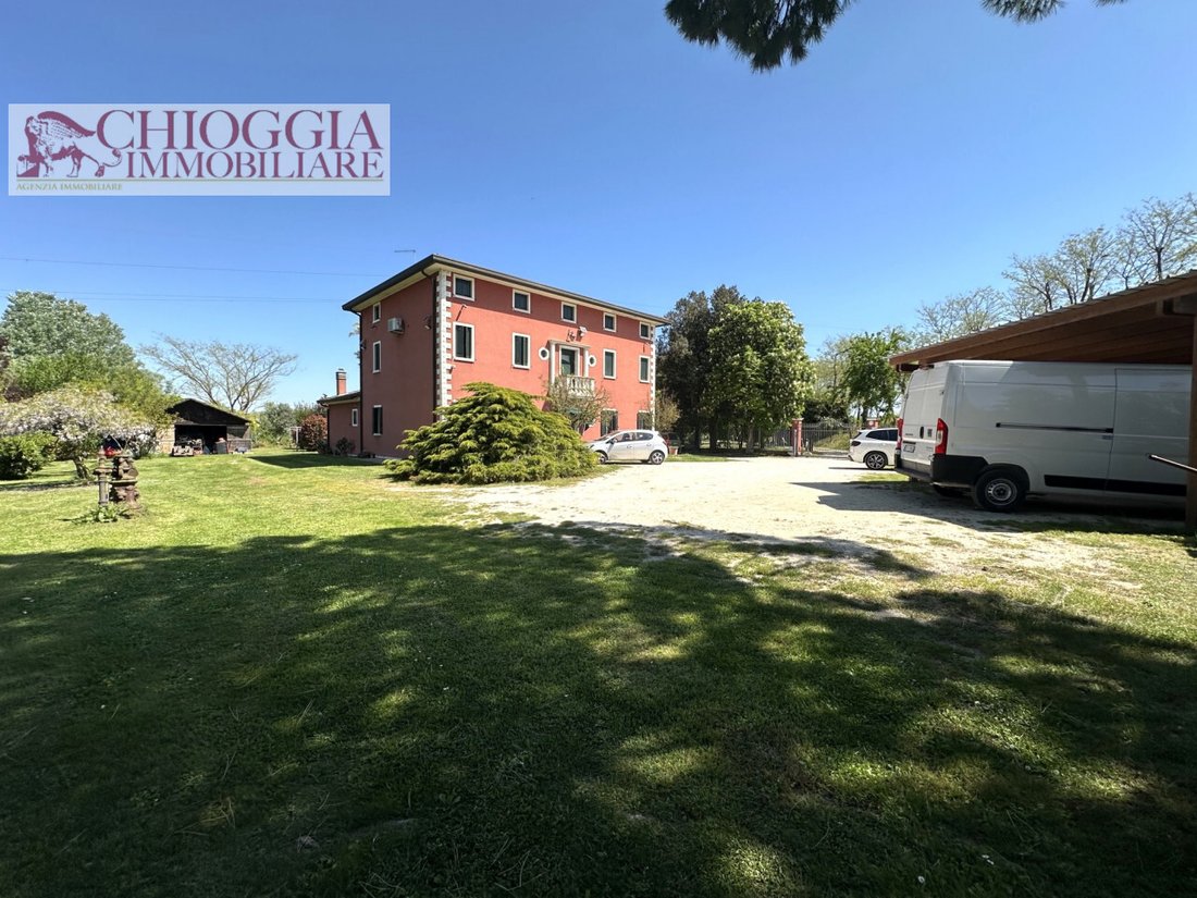 Villa in Loreo, Veneto, Italy 4 - 19081448