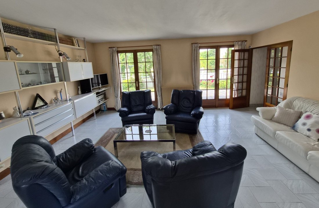House in La Frette-sur-Seine, Ile-de-France, France 2 - 19082409