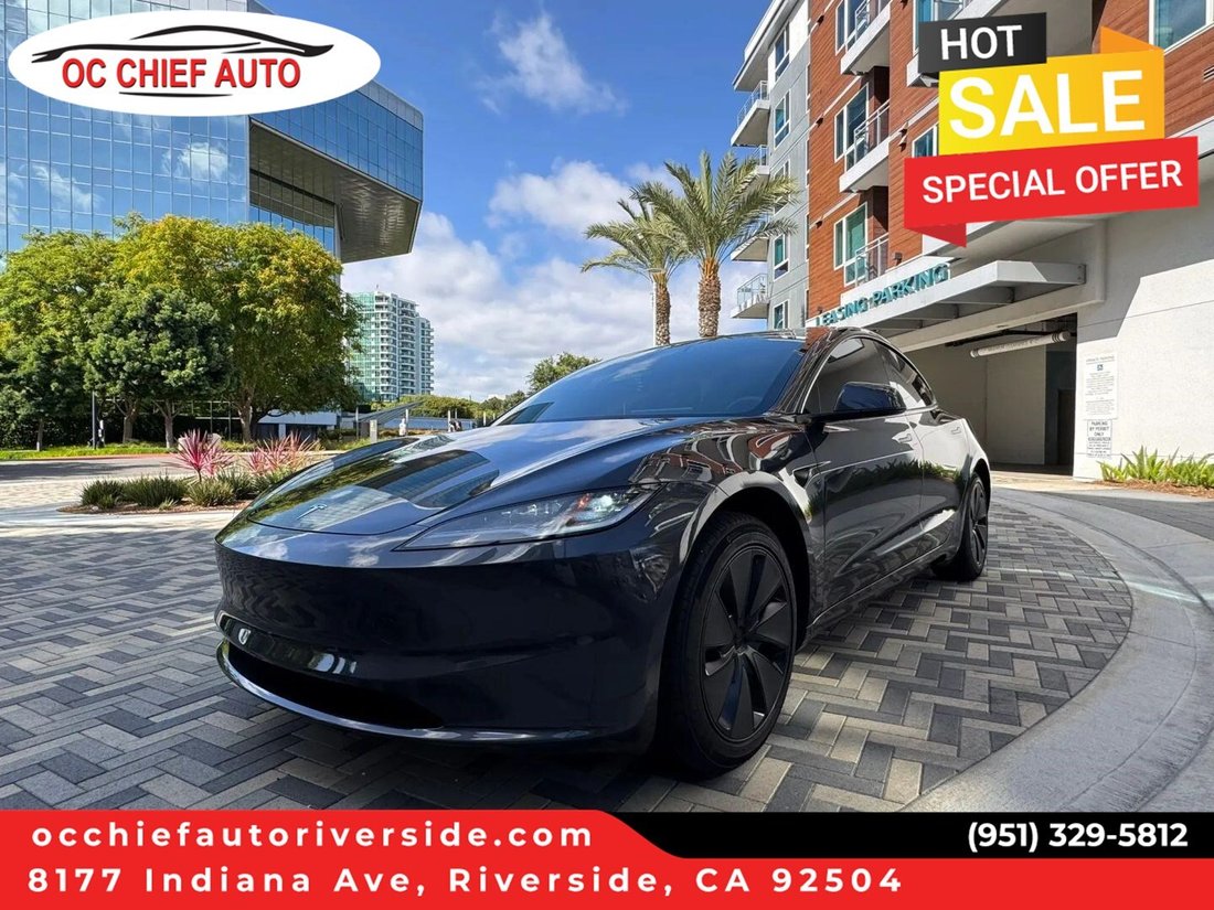 Sedan in Riverside, CA, United States 1 - 19082944
