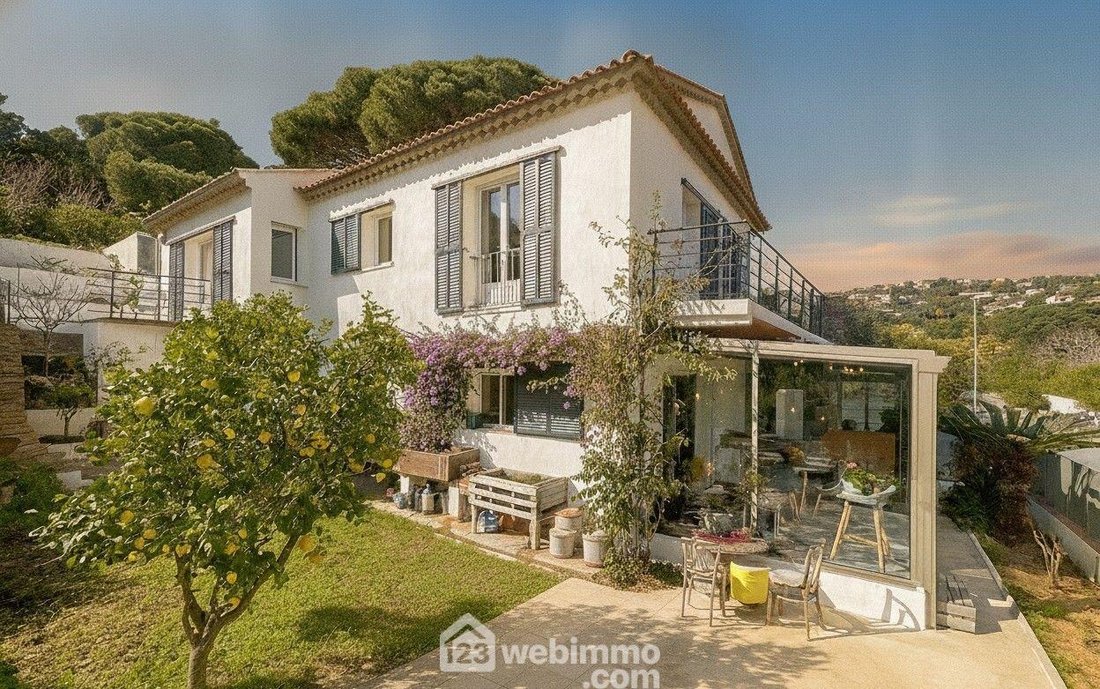Villa en Les Issambres, Roquebrune-sur-Argens, Francia 3 - 19084614