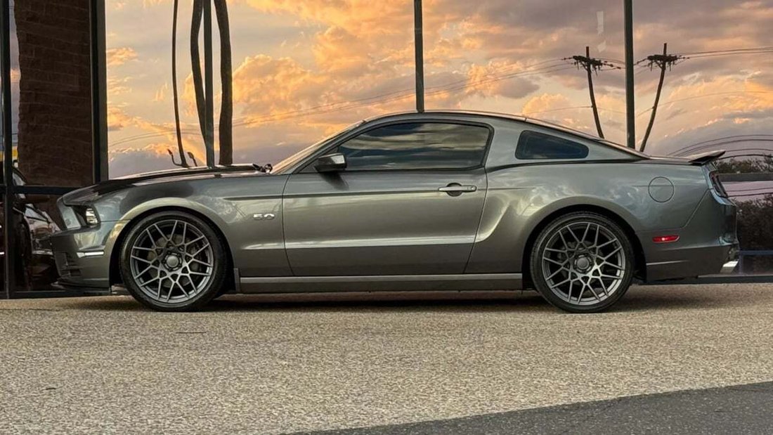 Coupe in Tucson, AZ, United States 5 - 19082980
