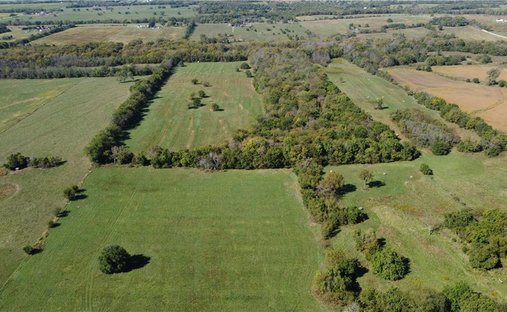 Azienda agricola a Louisburg, Kansas, Stati Uniti 1