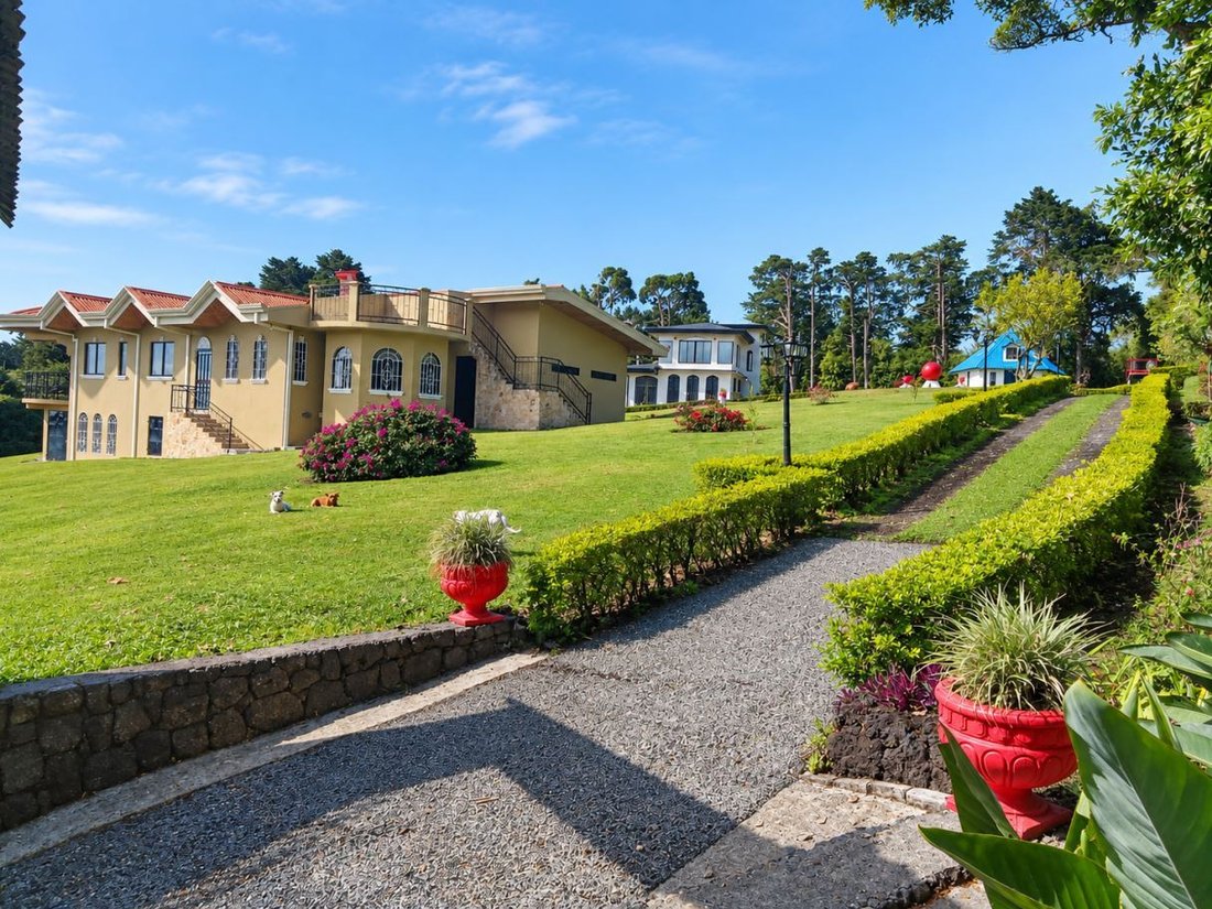 House in San Rafael, Heredia Province, Costa Rica 1 - 19083068