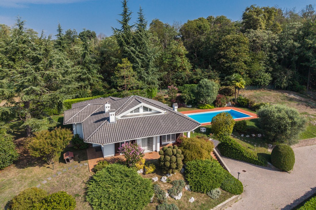 Villa en Lisanza, Lombardía, Italia 5 - 19078708