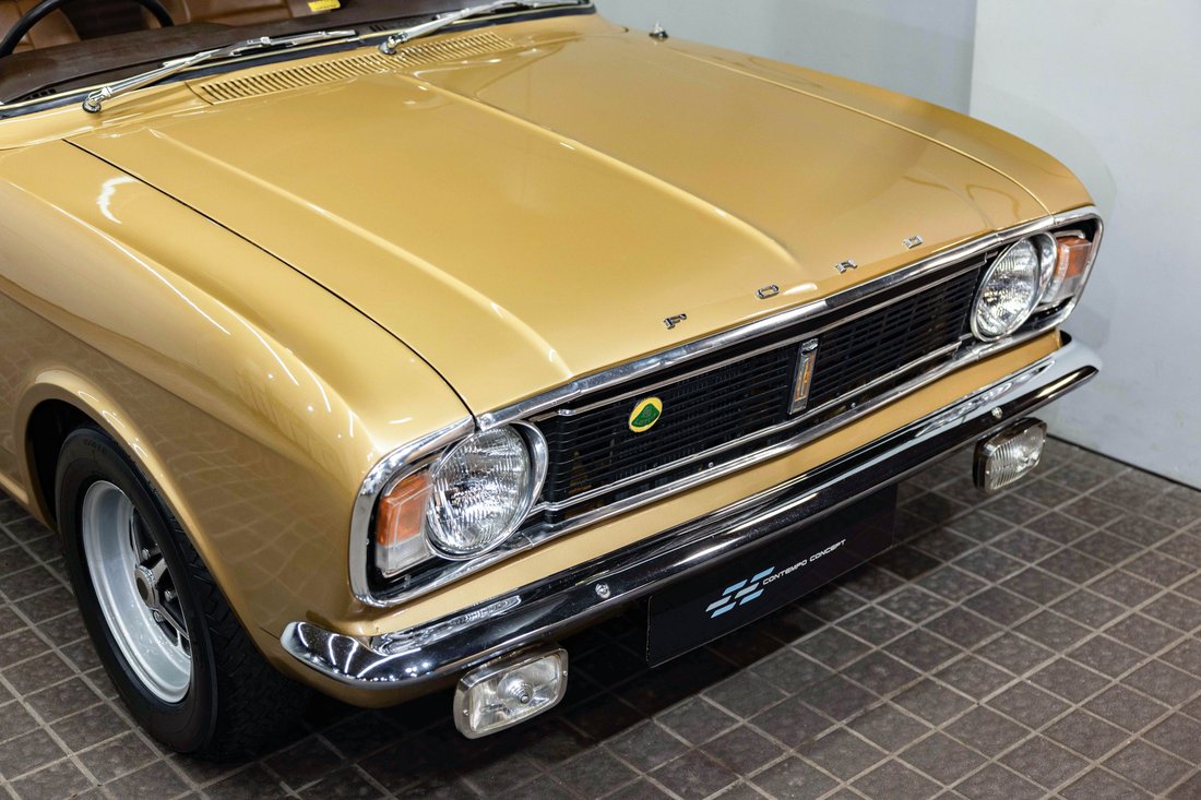 Coupe in Kwun Tong, Hong Kong 2 - 19085110