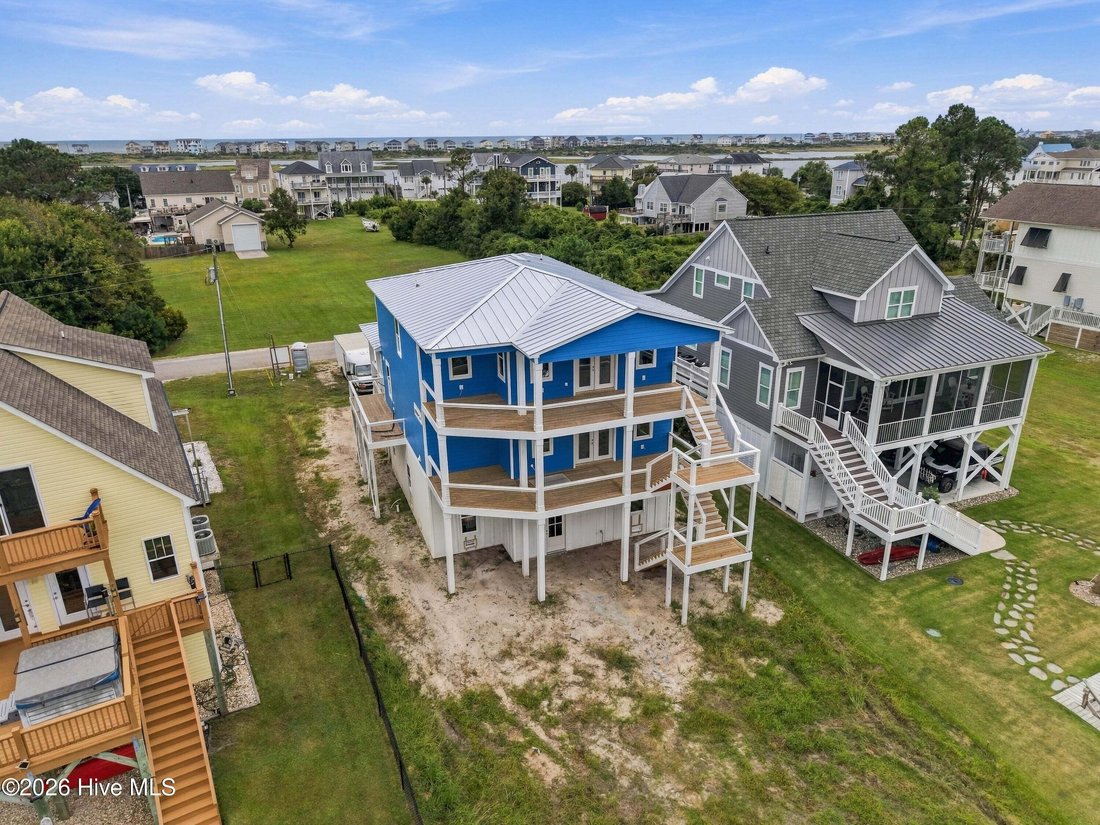 House in North Topsail Beach, North Carolina, United States 5 - 18266072