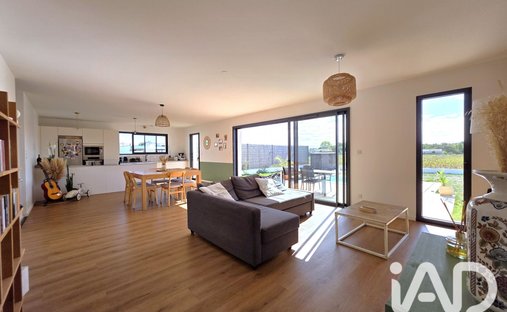 Maison à Saint-Laurent-de-la-Prée, Nouvelle-Aquitaine, France 1