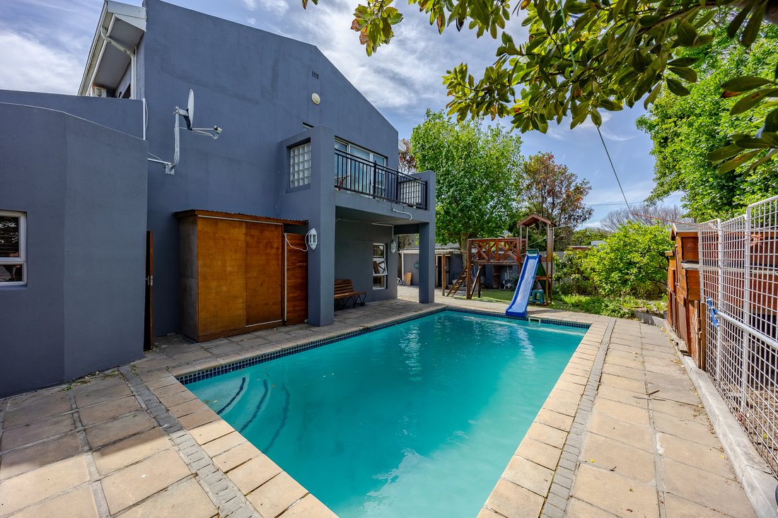 Country House in Kirstenhof, Southern Suburbs, Cape Town 3 - 19086728
