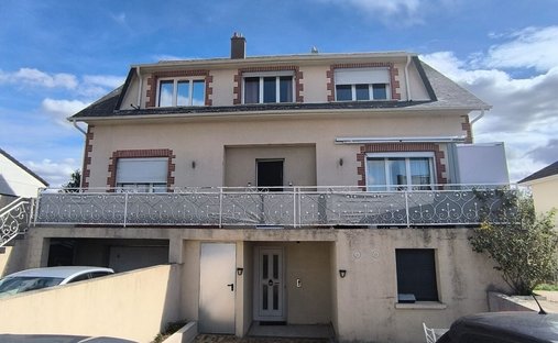 Saint-Denis-de-l'Hôtel, Centro-Val de Loira, Francia 1