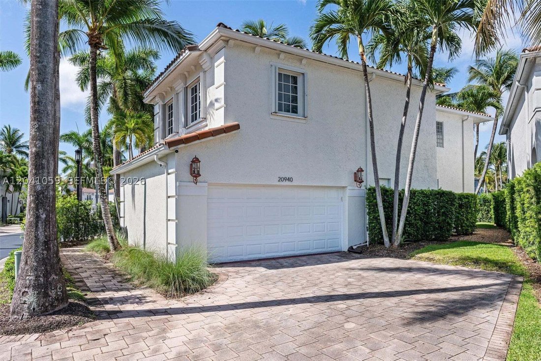 Maison à Aventura, Floride, États-Unis 4 - 18250320