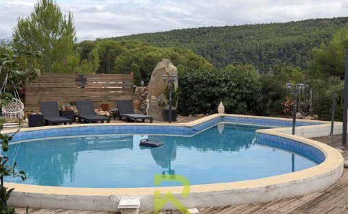 Castello a Bize-Minervois, Occitania, Francia 1