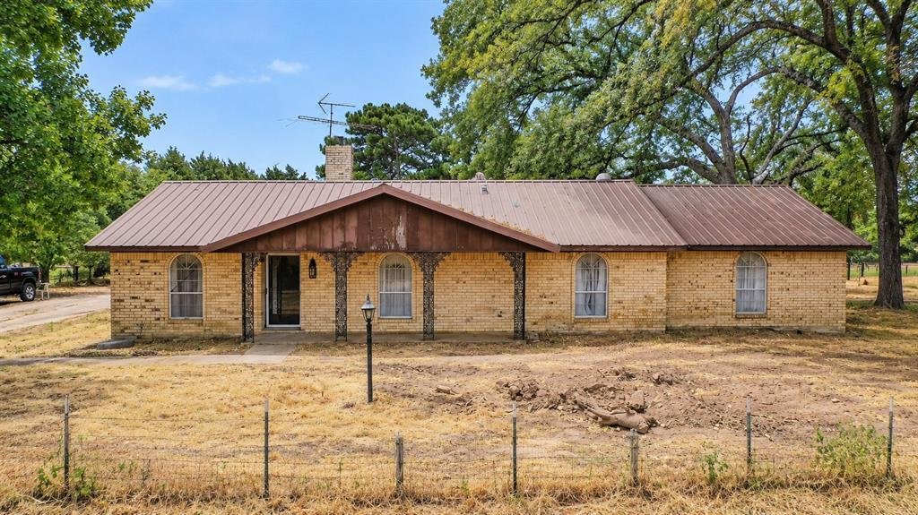 Corps de ferme à Ravenna, Texas, États-Unis 1 - 19086678