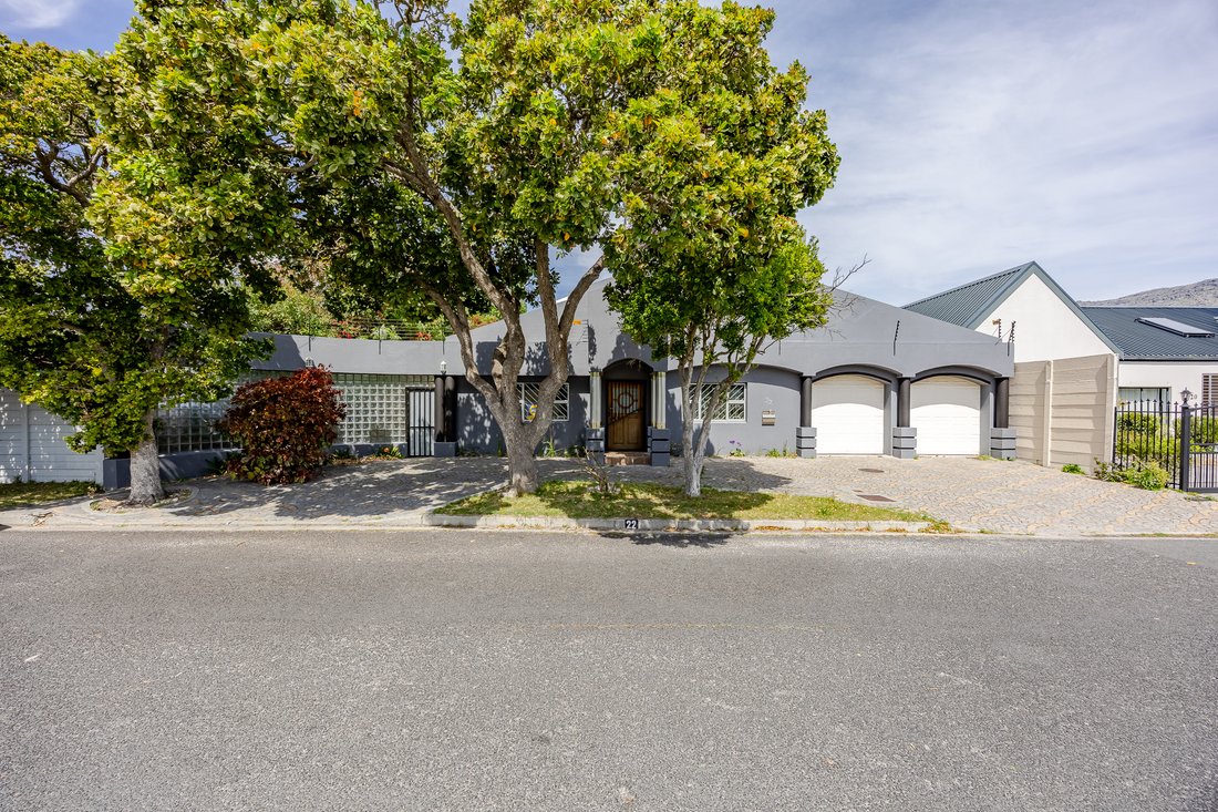 Country House in Kirstenhof, Southern Suburbs, Cape Town 2 - 19086728
