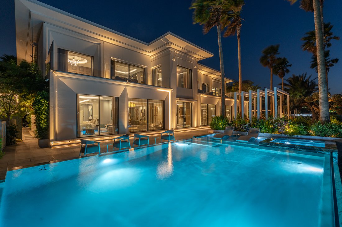 Villa in Palm Jumeirah, Dubai, United Arab Emirates 1 - 19086097