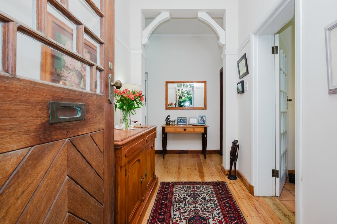 Country House in Rondebosch, Southern Suburbs, Cape Town 4 - 19086729