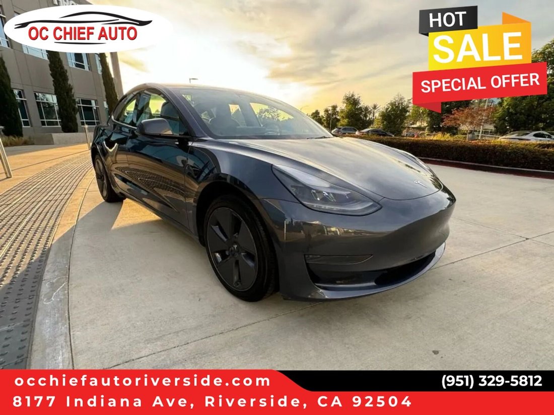 Sedan in Riverside, CA, United States 1 - 19086282