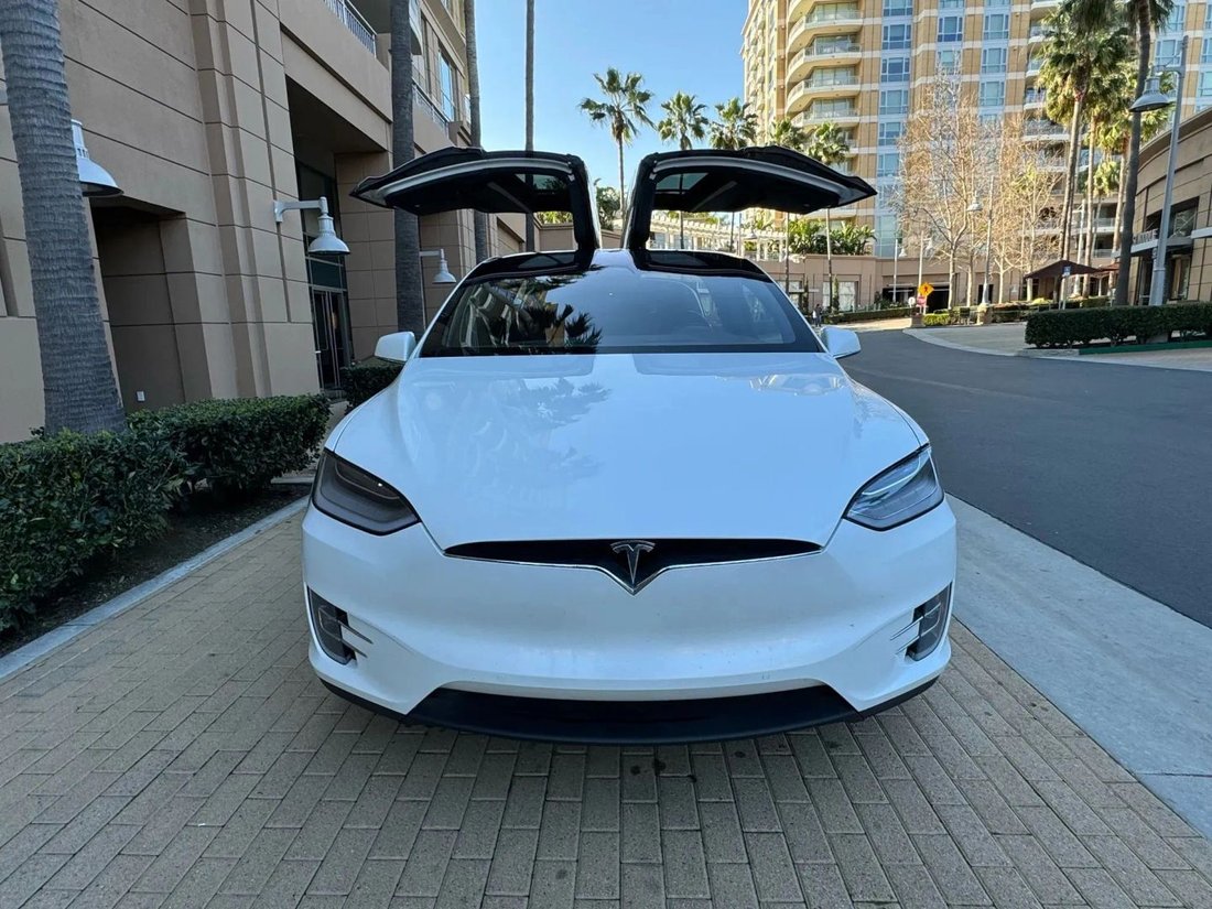 Suv in Riverside, CA, United States 3 - 19086293