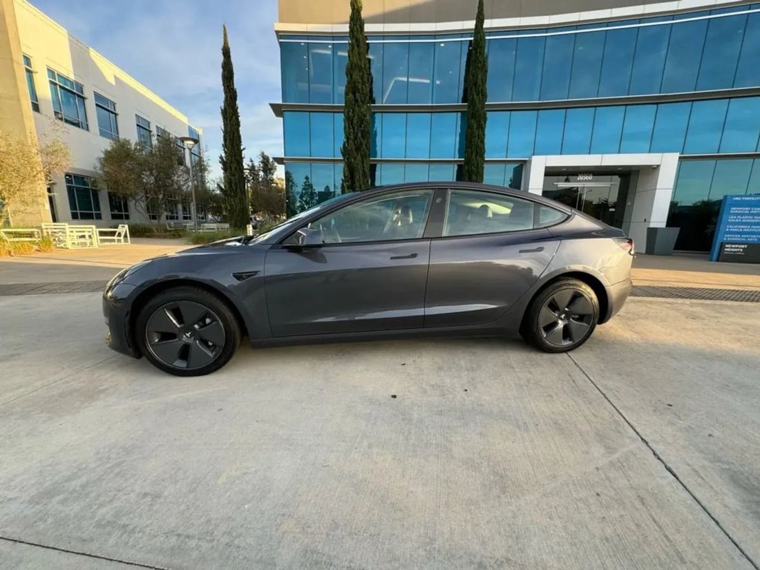 Sedan in Riverside, CA, United States 4 - 19086282
