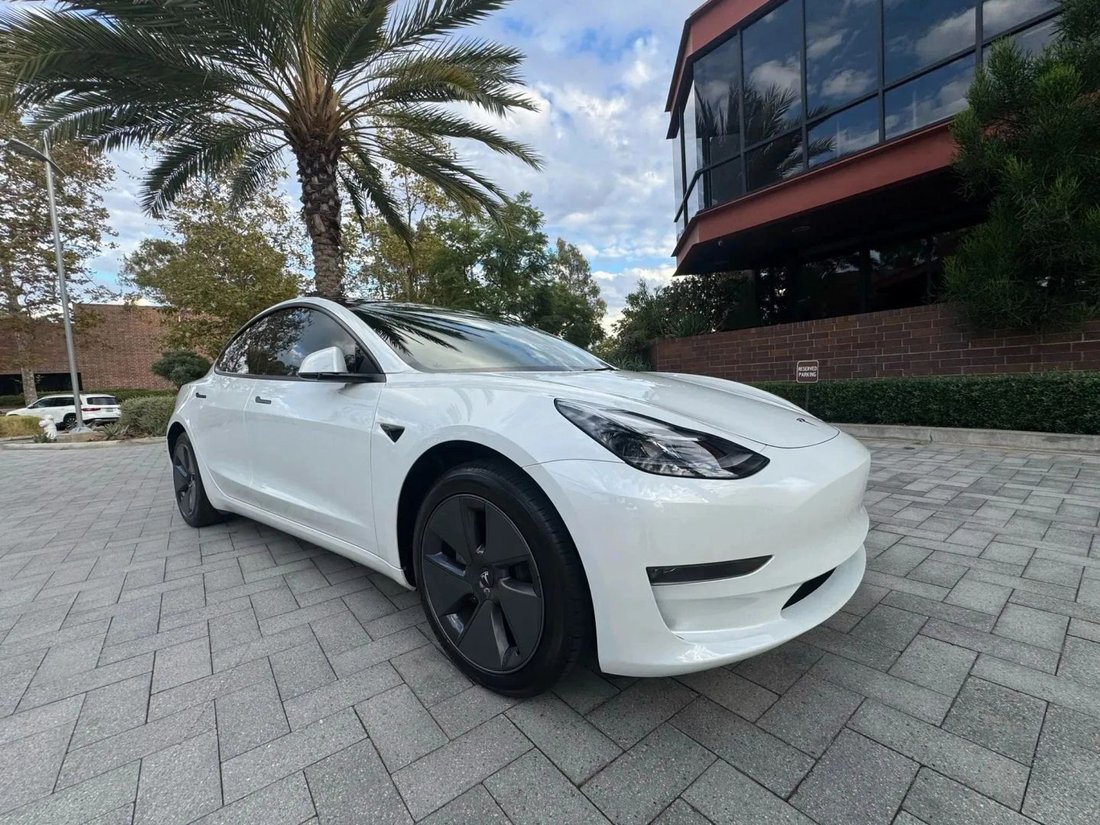 Sedan in Riverside, CA, United States 2 - 19086289