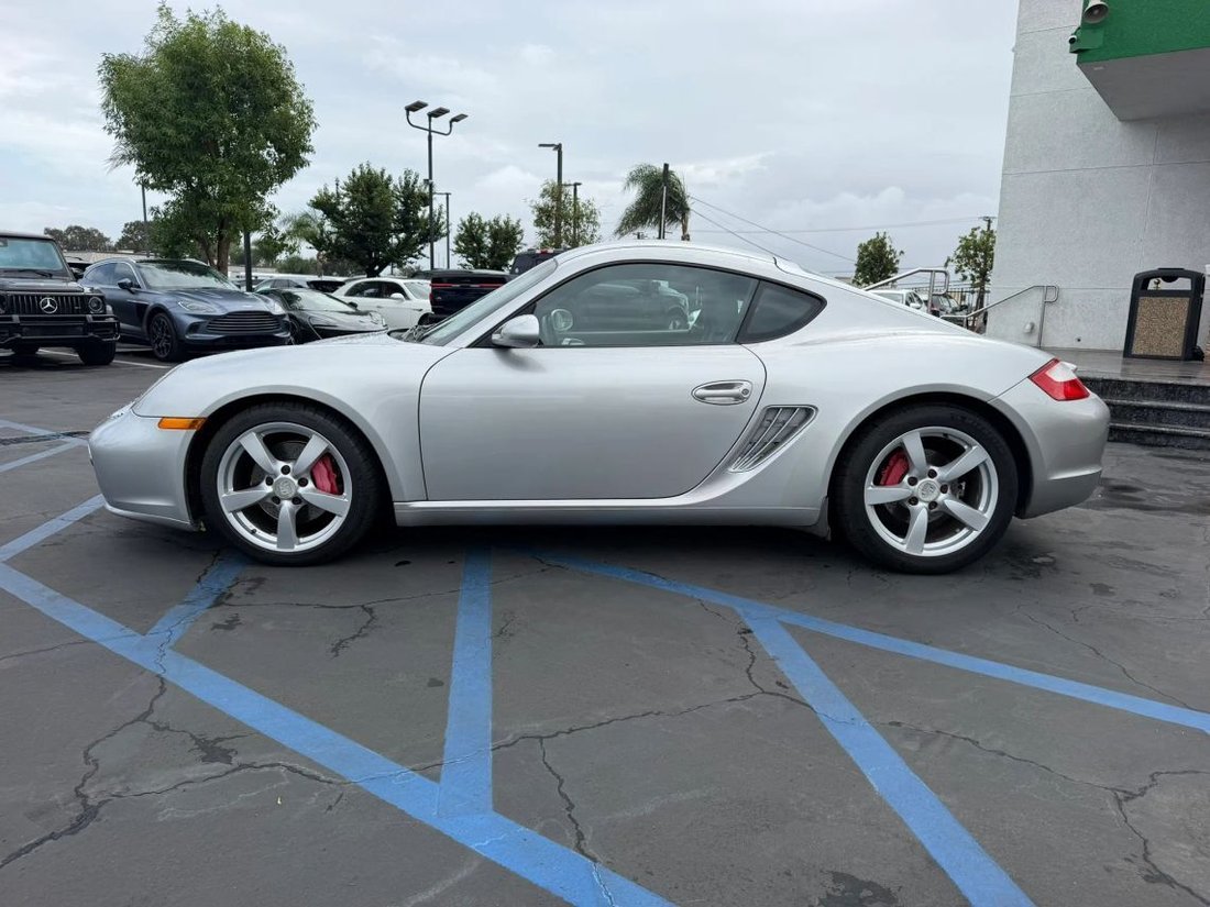 Coupe in Ontario, CA, United States 5 - 19086410