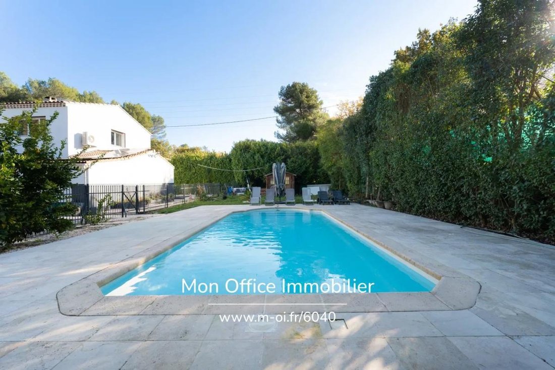 Casa en Mimet, Provenza-Alpes-Costa Azul, Francia 1 - 18843504
