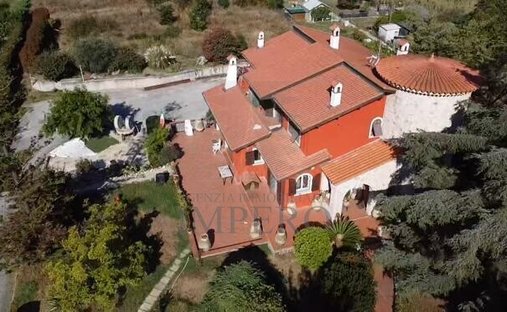 Villa in Centro Città, Ventimiglia, Liguria 1