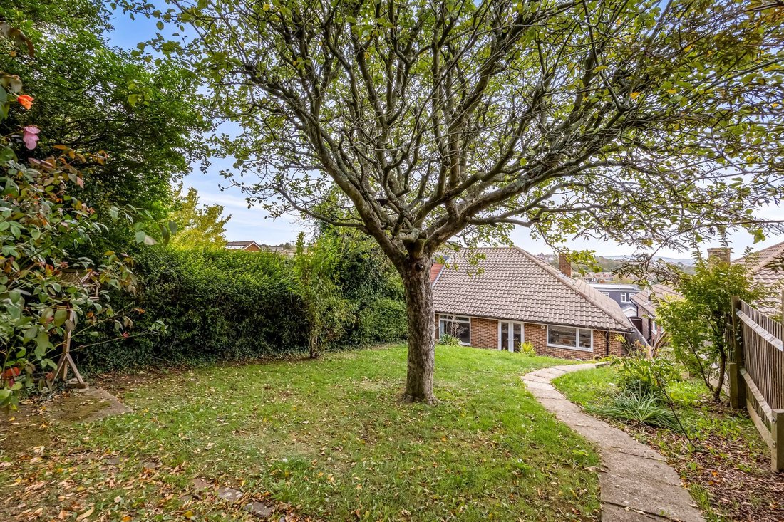 Bungalow in Brighton, England 2 - 19087752