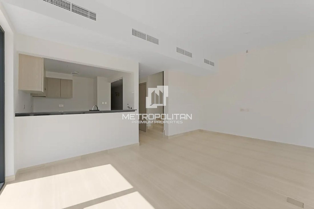 Townhouse in Damac Hills, Dubai, United Arab Emirates 2 - 15876050