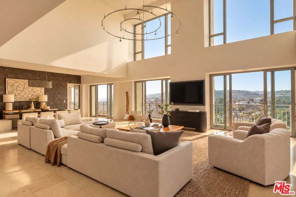 Condo in Los Angeles, California, United States 2 - 19090017