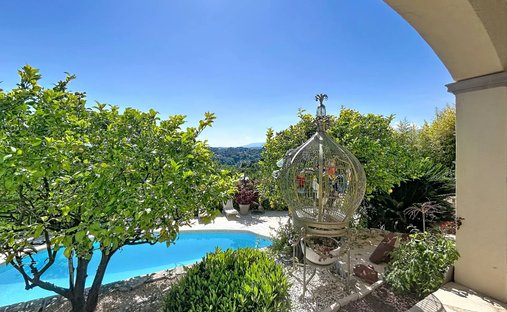 Villa à Sud, La Gaude, France 1