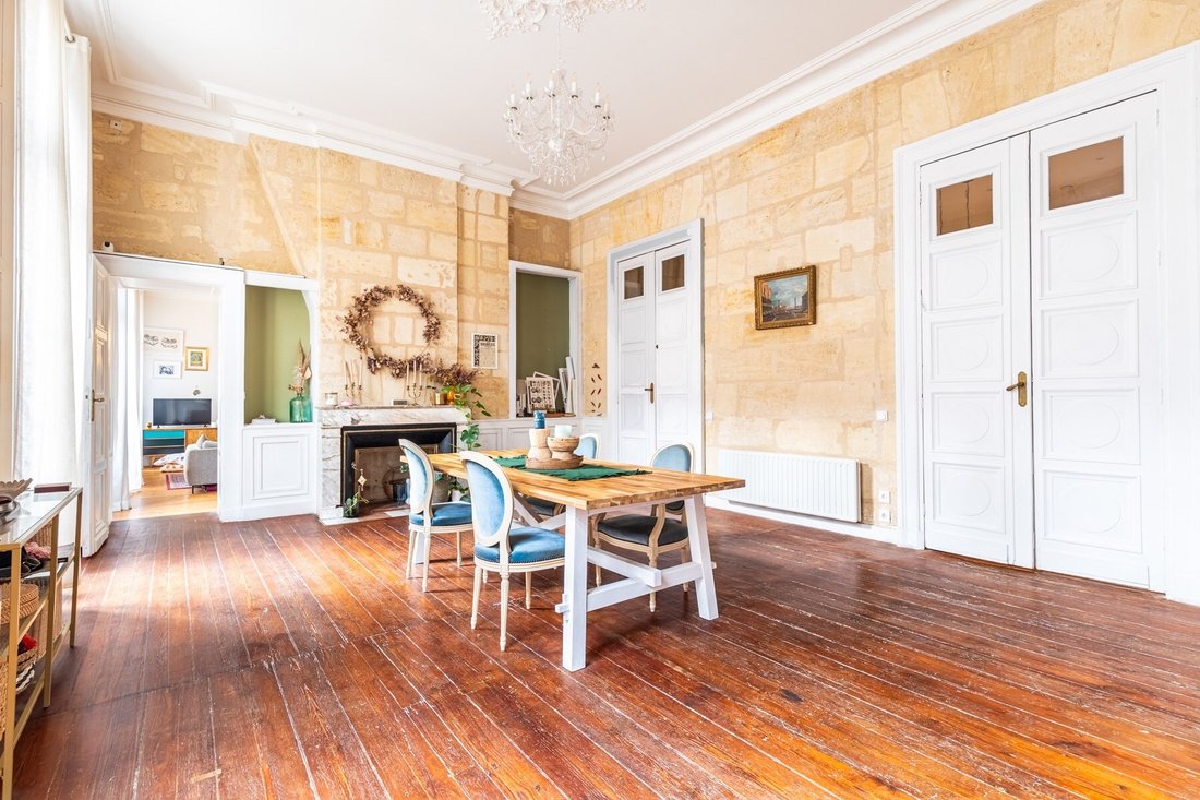 Appartement à Hôtel de Ville-Quinconce-Saint Seurin-Fondaudège, Bordeaux, France 3 - 19091804