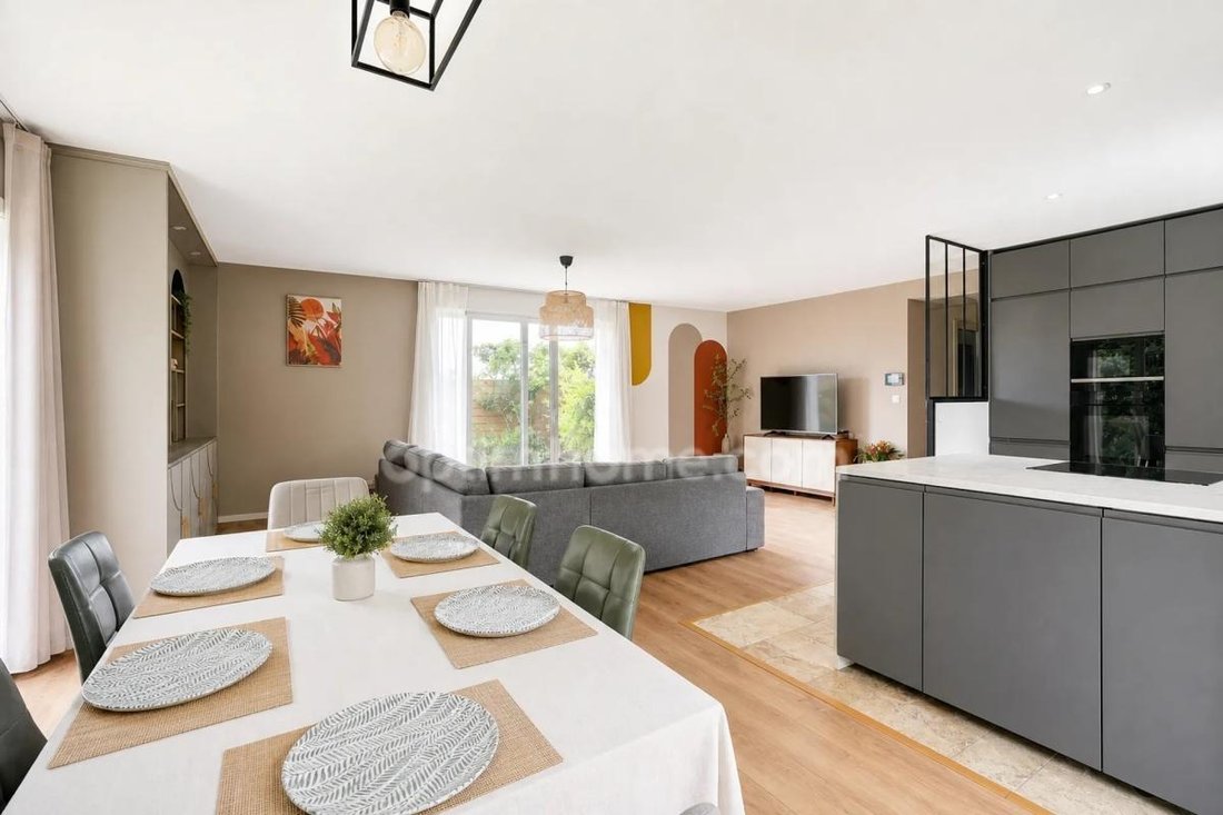 Maison à Oullins, Oullins-Pierre-Bénite, France 5 - 19090713