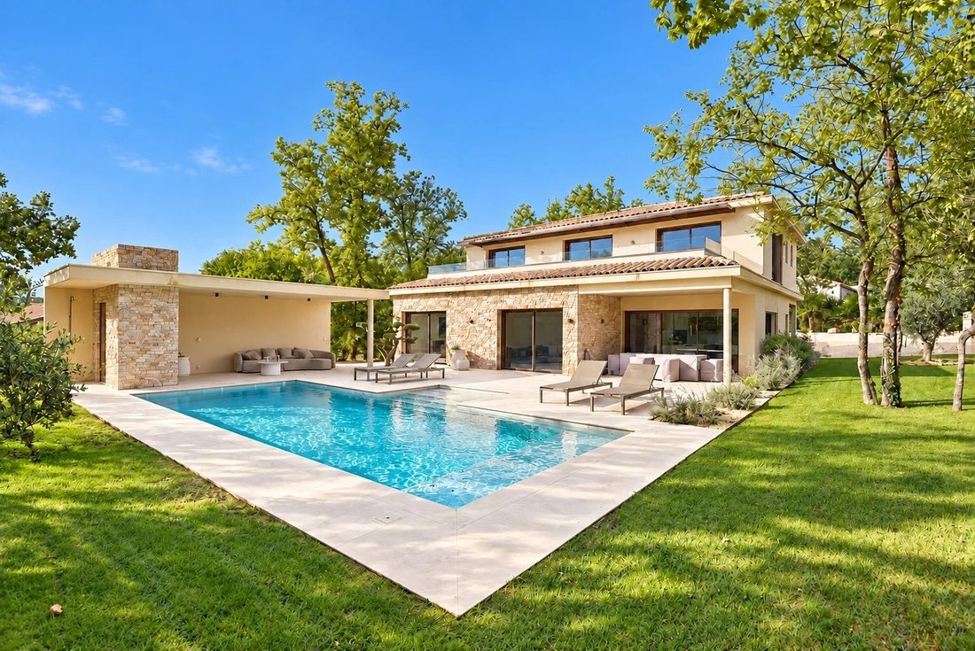 Villa a Tourrettes, Provenza-Alpi-Costa Azzurra, Francia 1 - 19087537