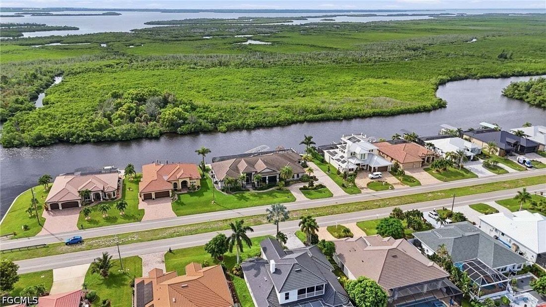 House in Cape Coral, Florida, United States 4 - 19089882