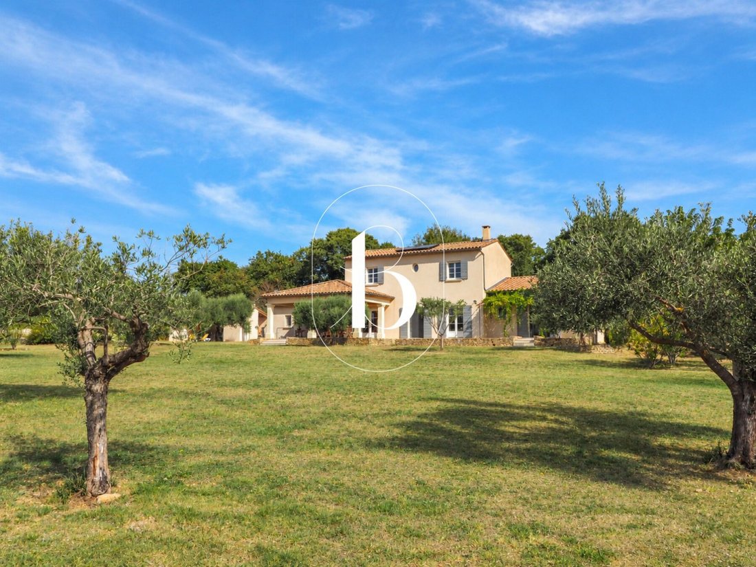 Casa en Uzès, Occitania, Francia 1 - 19090379