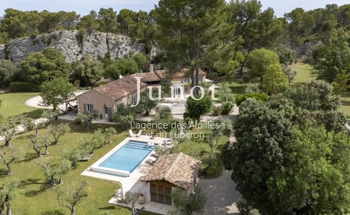 Casa di campagna a Saint-Remy-de-Provence, Provenza-Alpi-Costa Azzurra, Francia 1