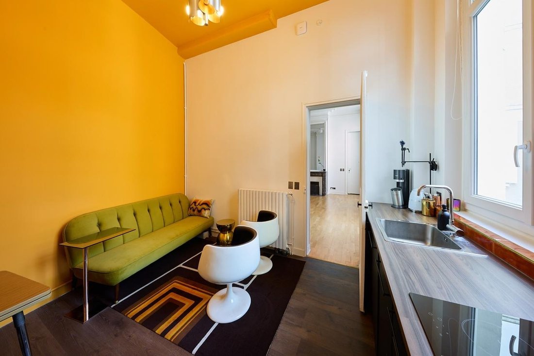 Apartment in Clichy-Trinité, Paris 9e Arrondissement, Paris 5 - 19087721