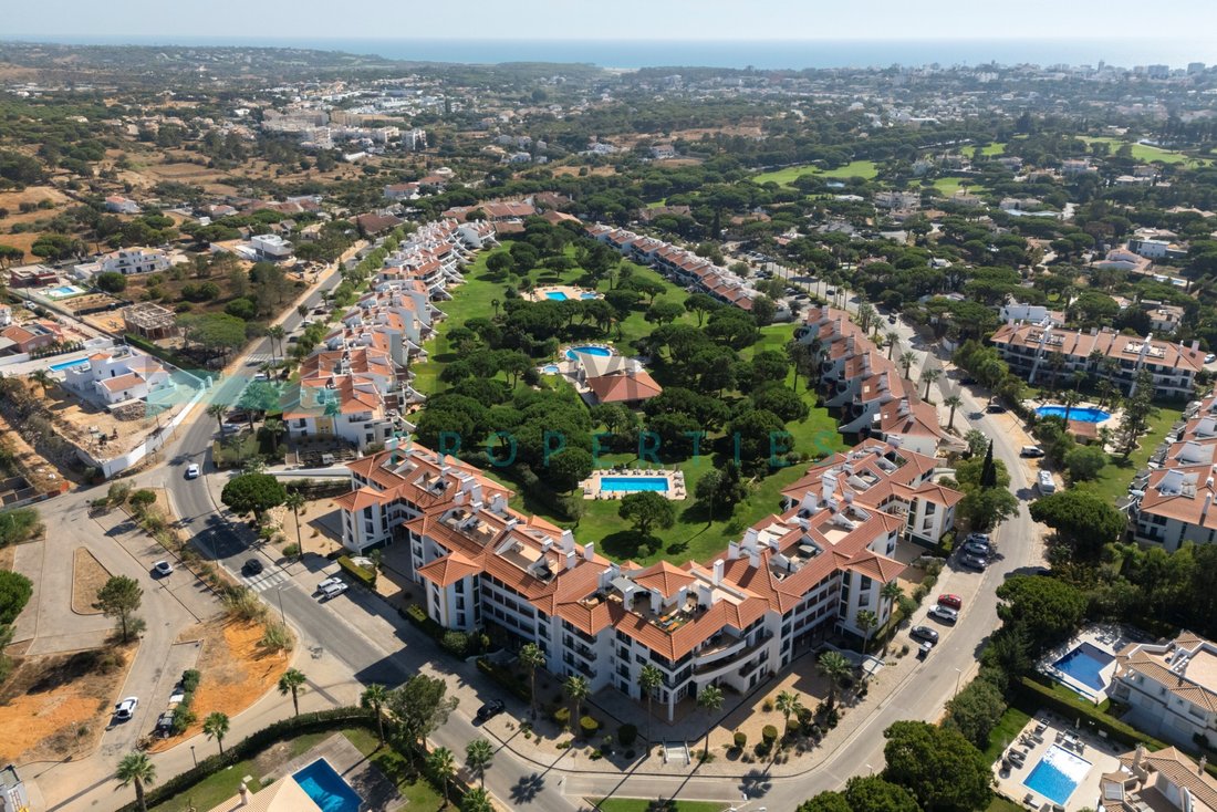 Appartamento a Quarteira, Algarve, Portogallo 1 - 19090883