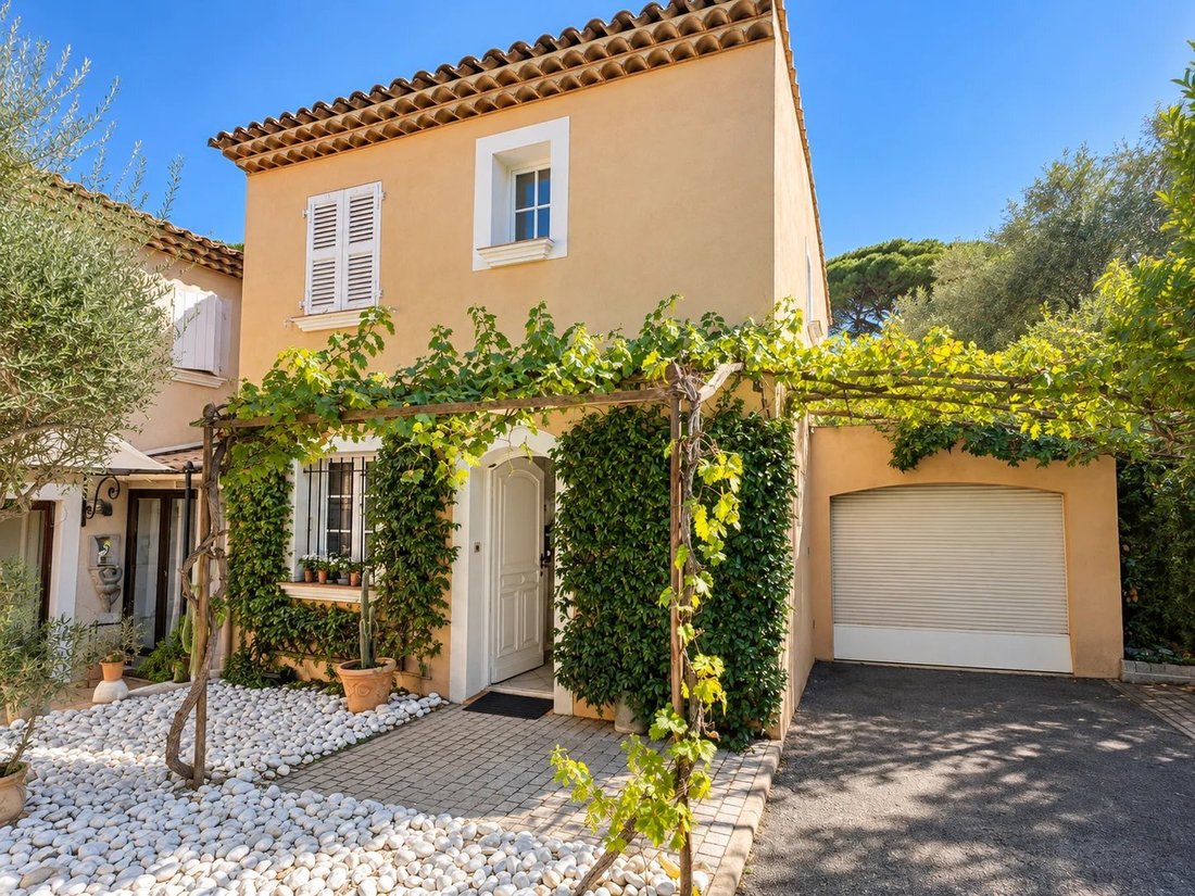 Maison à Gassin, Provence-Alpes-Côte d'Azur, France 2 - 19087366