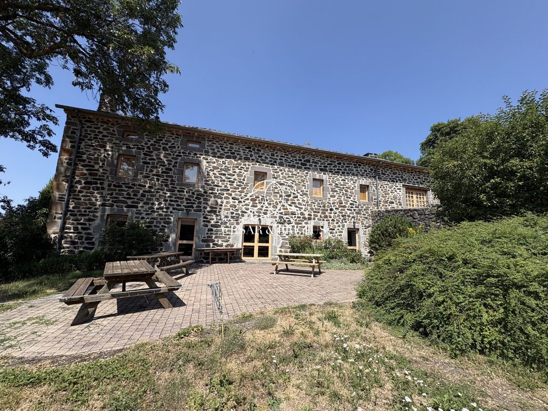 Azienda agricola a Saint-Front, Auvergne-Rodano-Alpi, Francia 2 - 19091670