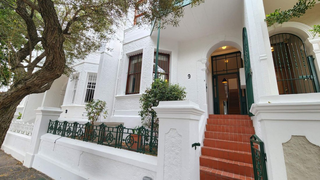 House in Oranjezicht, City Bowl, Cape Town 1 - 19087255