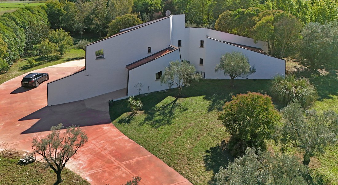 Villa in Aimargues, Okzitanien, Frankreich 2 - 19088400