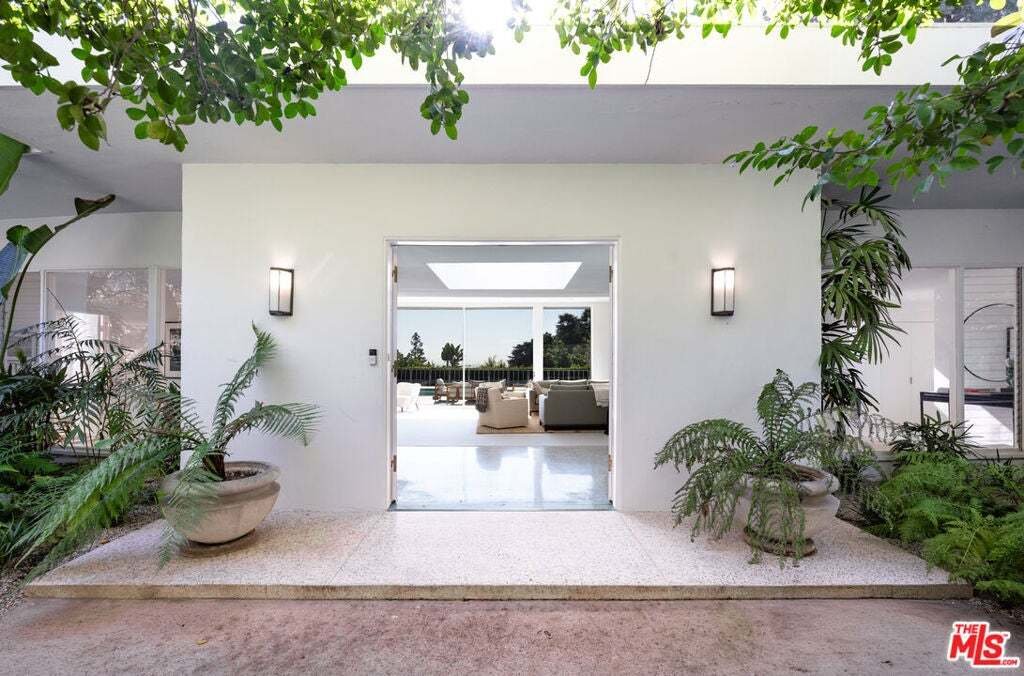 House in Beverly Hills, California, United States 2 - 19090043