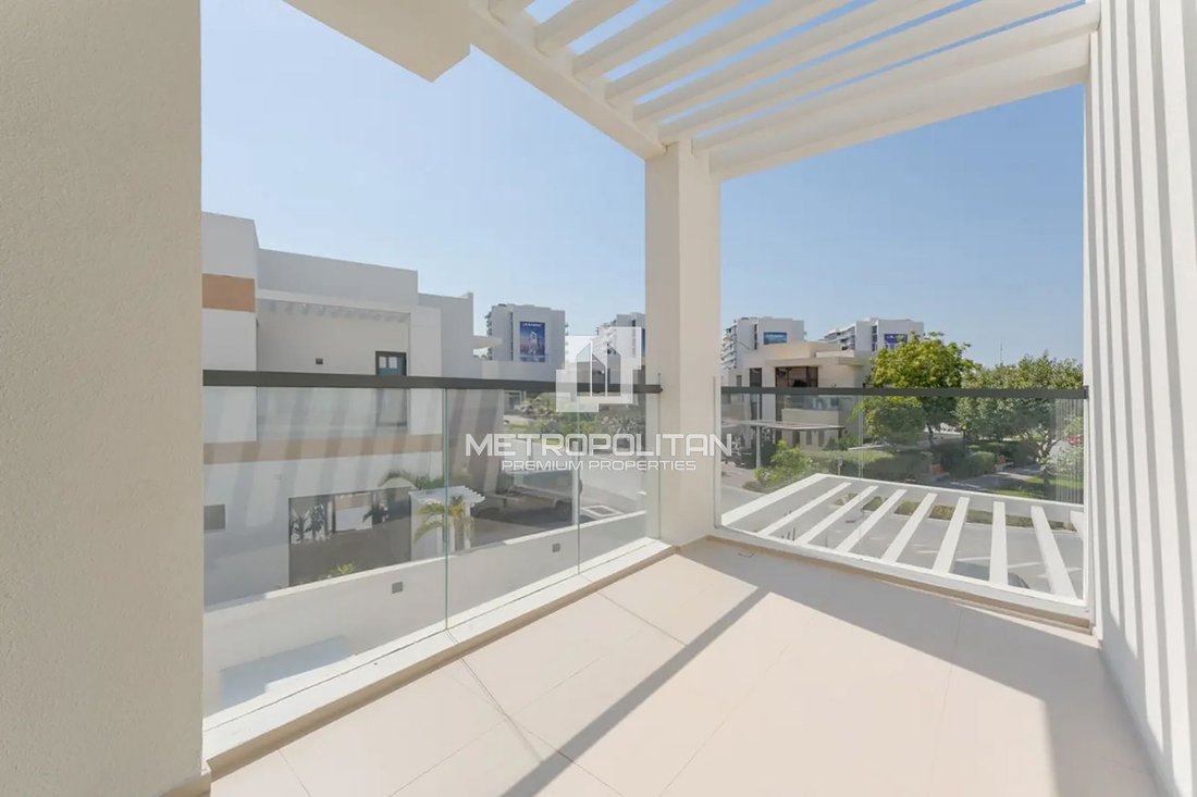 Townhouse in Damac Hills, Dubai, United Arab Emirates 3 - 15876050