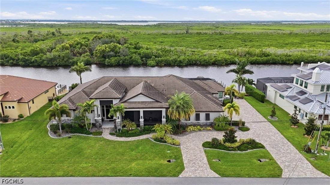 House in Cape Coral, Florida, United States 3 - 19089882