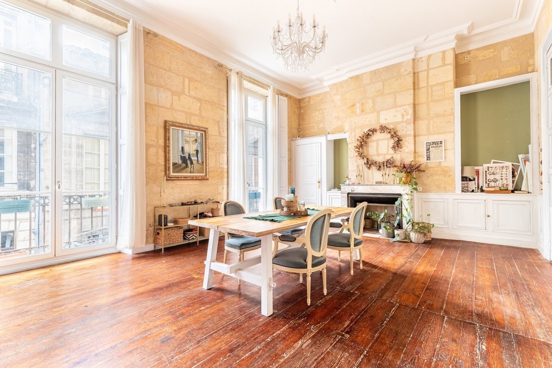 Appartement à Hôtel de Ville-Quinconce-Saint Seurin-Fondaudège, Bordeaux, France 2 - 19091804